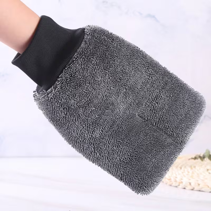 Cleaning gloves for car windows, reusable and washable.