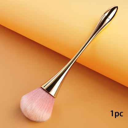 Small and slender makeup brush with ultra-soft bristles